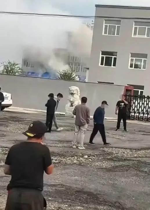 吉林一工厂气体泄漏，附近学生疑紧急撤离，当地回应
